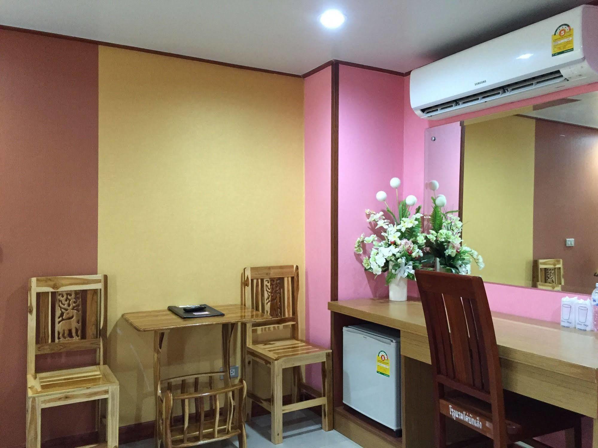Toh Buk Seng Ayutthaya Hotel Exterior photo